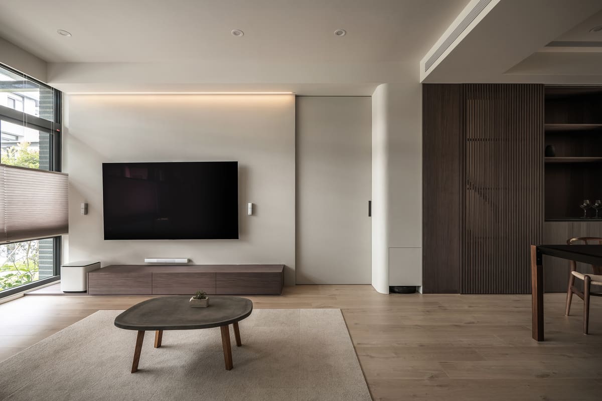 電視牆，不只是背景，而是空間的靈魂延伸