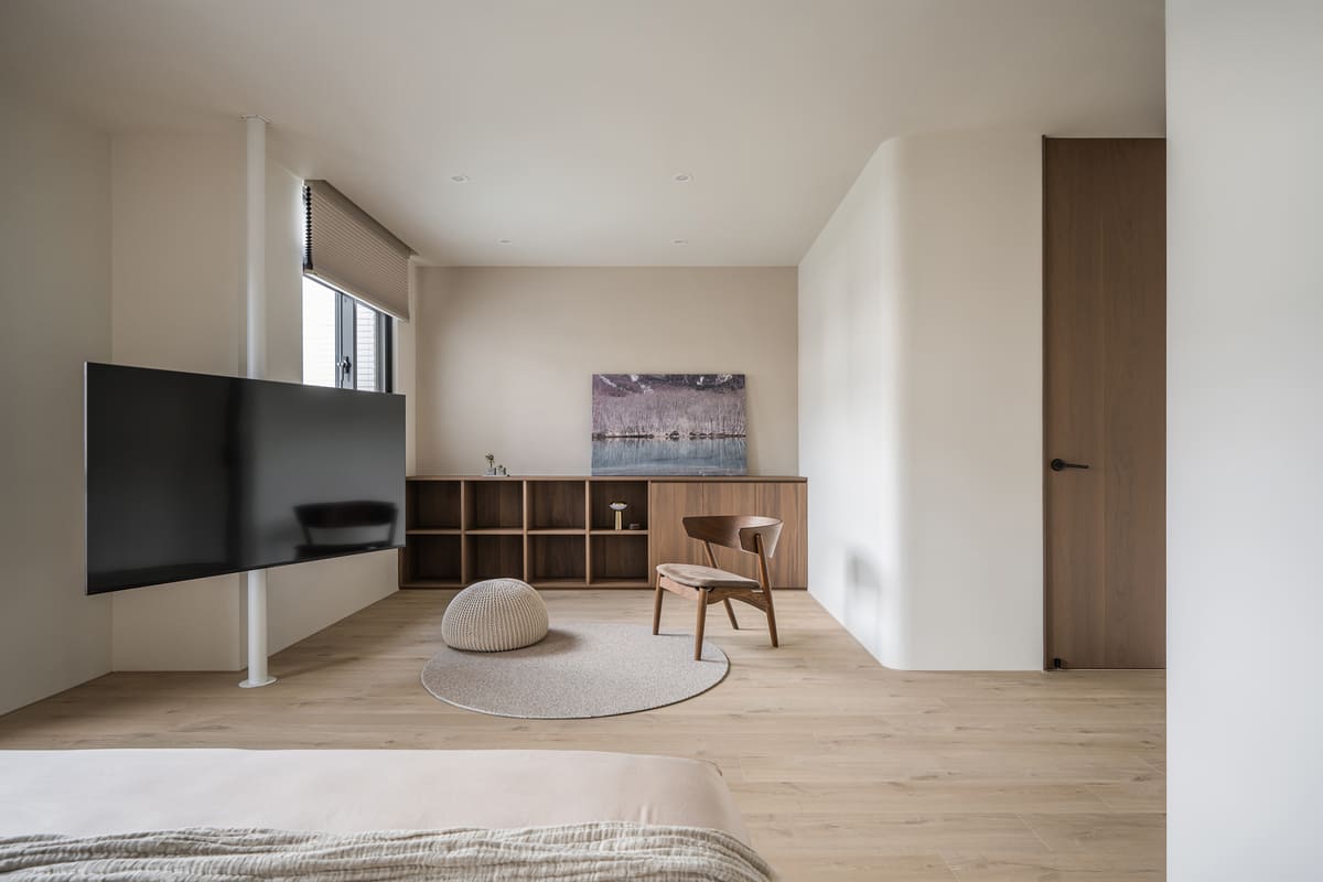 電視牆，不只是背景，而是空間的靈魂延伸